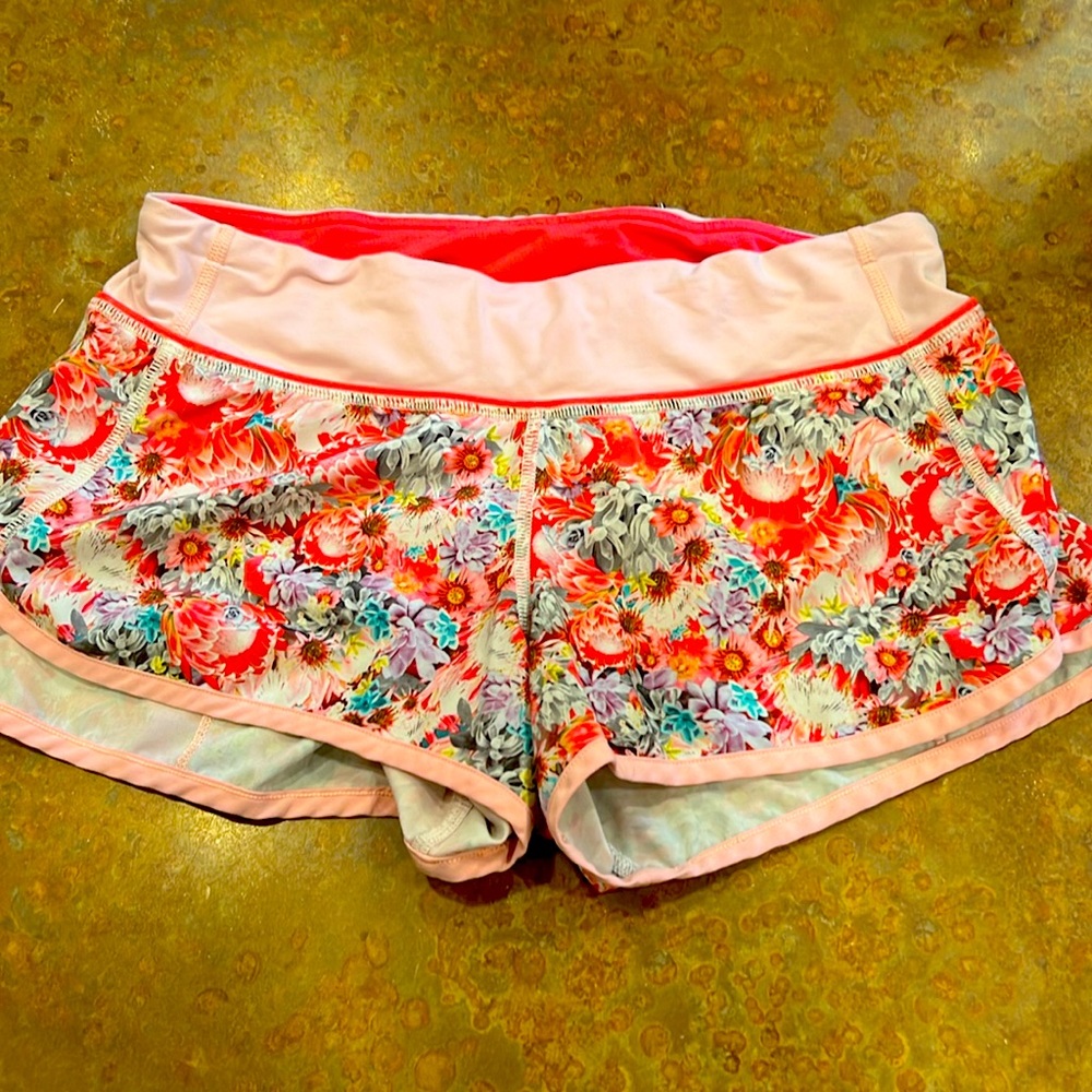 Lululemon Shorts Sz 4 EUC